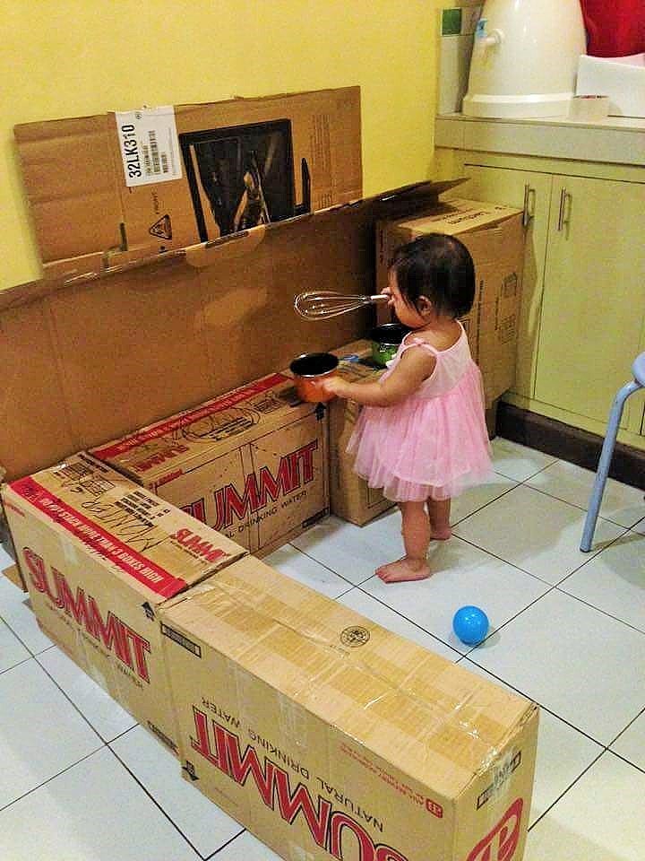 DIY Cardboard Play Kitchen Kids 1