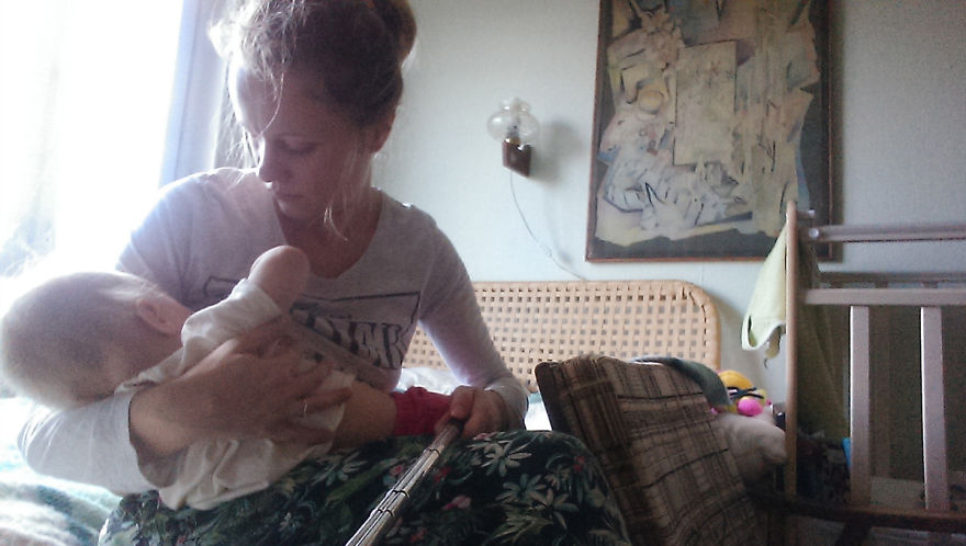 i documented what its like to be a mom with a selfie stick 3 880