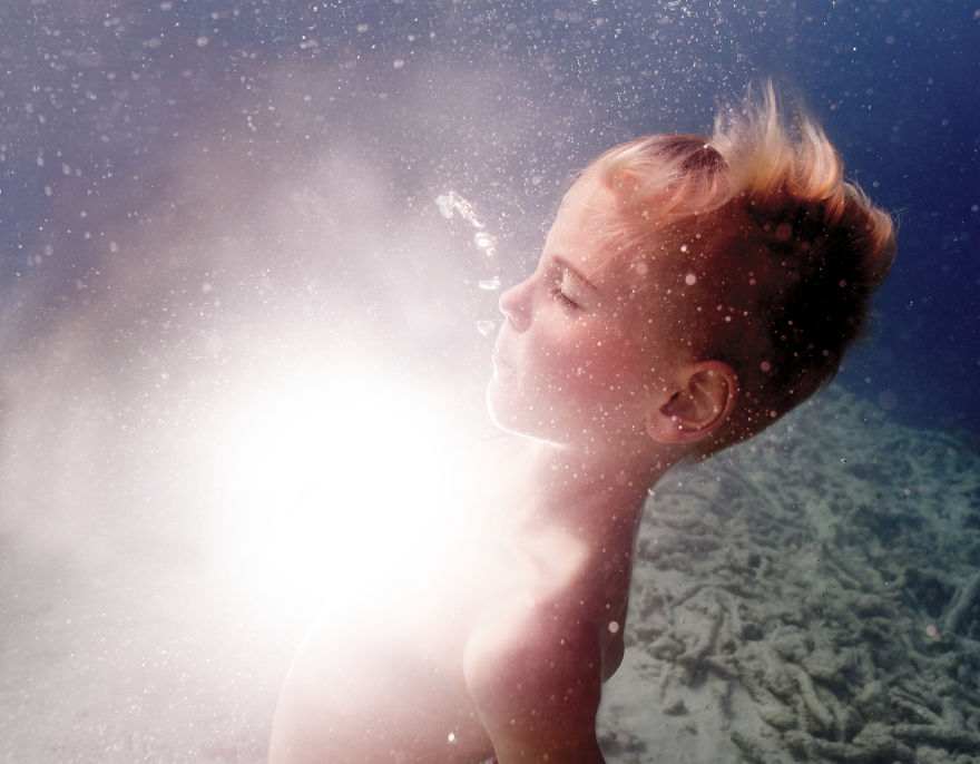 i travelled to bonaire island and photographed local children underwater 7 880