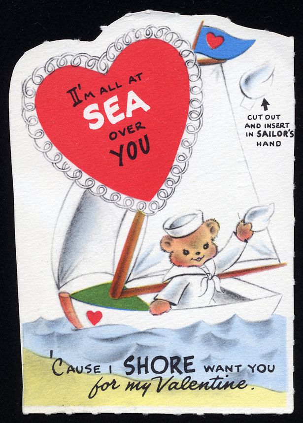 valday-scary-sailor-bear-roadside-pictures