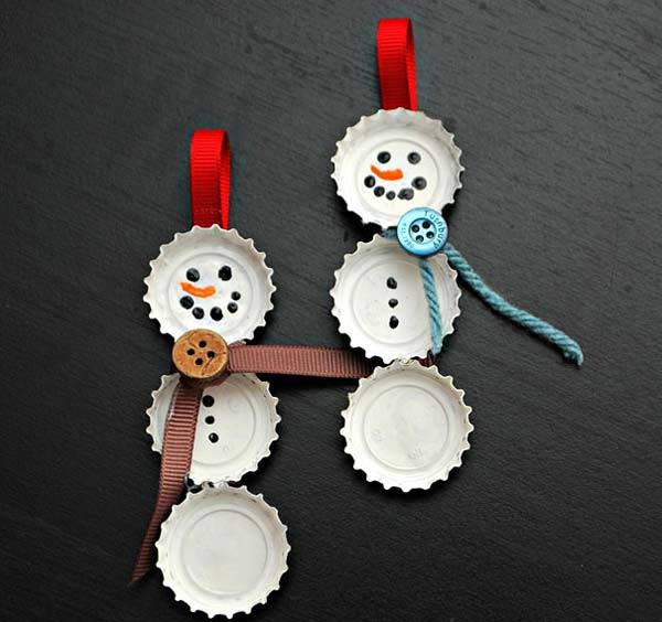 Φτιάξτε Χριστουγεννιάτικα στολίδια-χιονάνθρωπους από καπάκια αναψυκτικών