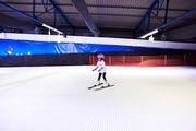 Η πρώτη εσωτερική, τεχνητή πίστα σκι αρχαρίων και snowboard βρίσκεται στο Santa Claus Kingdom