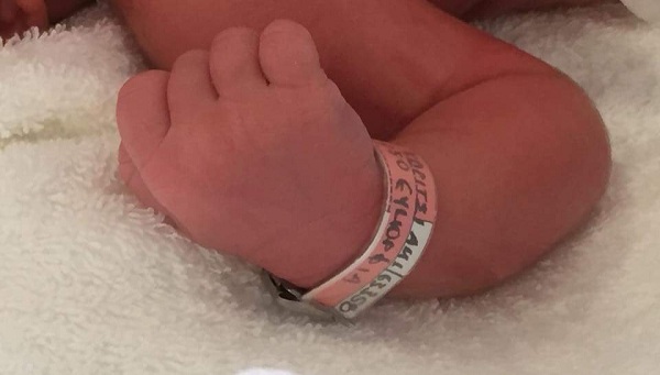 Γιώργος Χειμωνέτος: Έγινε μπαμπάς και μας δείχνει το νεογέννητο μωράκι του! (εικόνα)