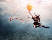 Εντυπωσιακές υποβρύχιες φωτογραφίες με πρωταγωνιστές παιδιά (φωτό)