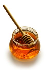 Μέλι - 
Ο Ιπποκράτης στην Αρχαία Ελλάδα, συνήθιζε να συνταγογραφεί το μέλι για «σεξουαλική δύναμη». Το «Νέκταρ των Θεών», όπως αναφέρει η δρ. Hoppe, περιέχει βόριο, το οποίο βοηθά στη ρύθμιση των ορμονικών επιπέδων και μονοξείδιο του άνθρακα που βοηθά στην αύξηση του αίματος κατά τη διάρκεια του οργασμού.