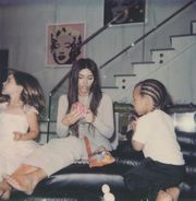 Οι πιο όμορφες στιγμές της οικογένειας West-Kardashian μας έκλεψαν την καρδιά (pics)