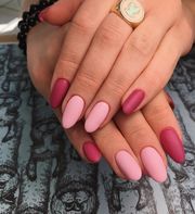 Ροζ νύχια: Το απόλυτο καλοκαιρινό χρώμα στο μανικιούρ