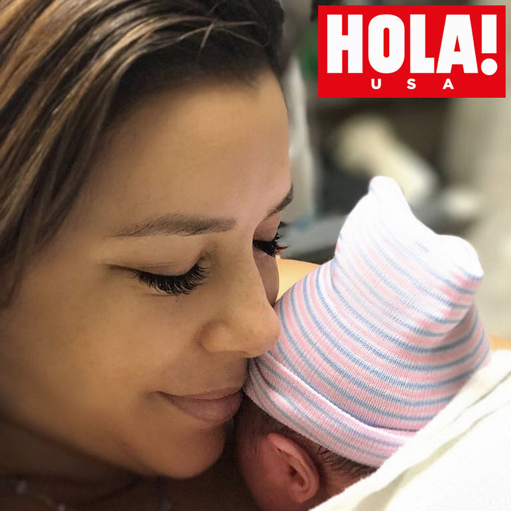 Η Eva Longoria μόλις δημοσίευσε την πρώτη φωτογραφία με τον νεογέννητο γιό της  (pics)