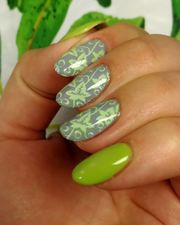 Πράσινο μανικιούρ: Κάνει τα νύχια σας να ξεχωρίζουν το καλοκαίρι