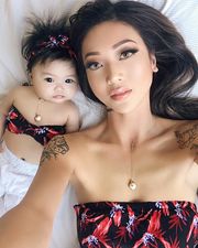 Μαμά και κόρη βγάζουν τις πιο γλυκιές selfies (pics)