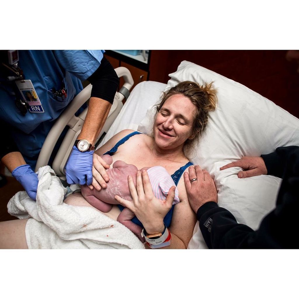 Ο πρώτος θηλασμός αμέσως μετά τη γέννηση – Εκπληκτικές φωτογραφίες