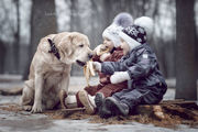 Αυτές οι φωτογραφίες των μικρών παιδιών με τα γιγάντια σκυλιά τους είναι απλώς… φανταστικές! (pics)