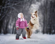  Αυτές οι φωτογραφίες των μικρών παιδιών με τα γιγάντια σκυλιά τους είναι απλώς… φανταστικές! (pics)