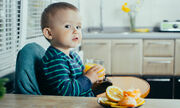 Πορτοκάλια
Δώστε στο παιδί σας ένα ποτήρι φρέσκο χυμό πορτοκαλιού για πρωινό. Κάθε πορτοκάλι περιέχει περίπου 50 mg ασβεστίου.
