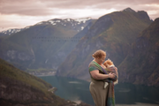 Υπέροχες φωτογραφίες με μητέρες που θηλάζουν στη φύση