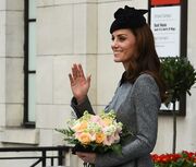 Λάμψτε το βράδυ της Ανάστασης με τα χτενίσματα της Kate Middleton (pics)