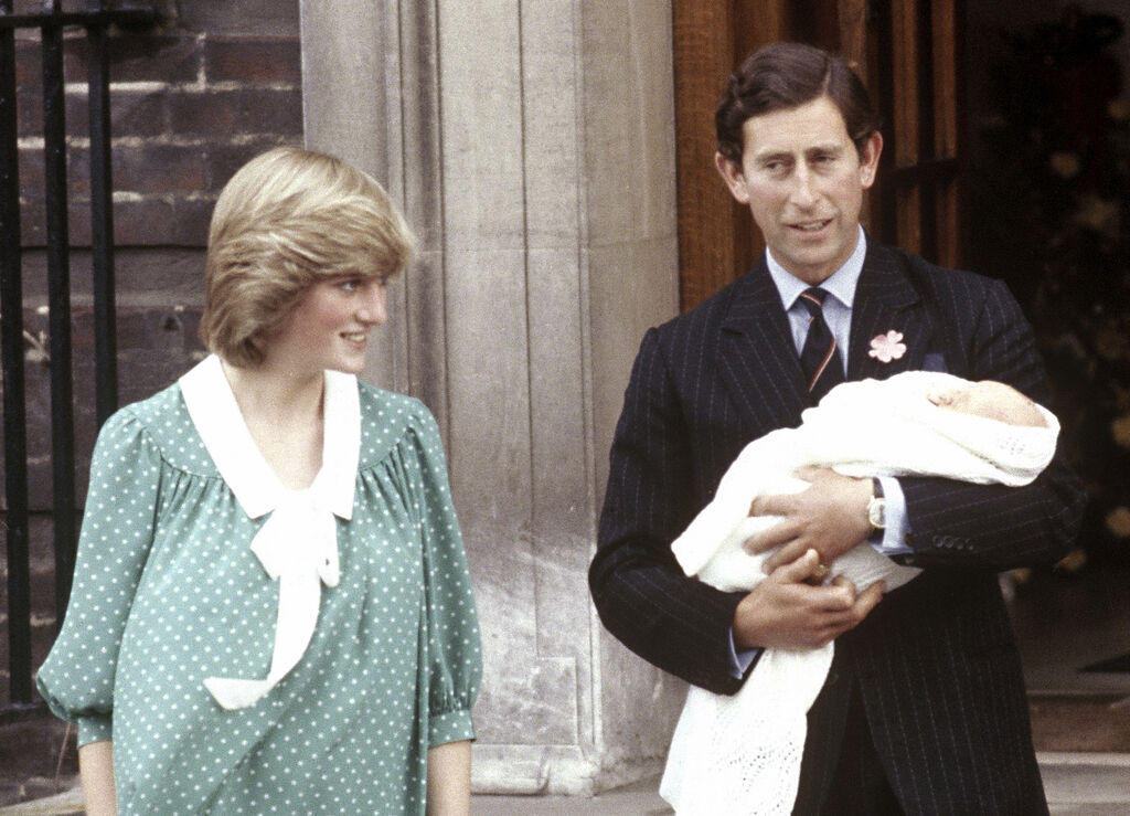 H πριγκίπισσα Νταϊνα με τον πρίγκιπα Κάρολο και τον William μωρό