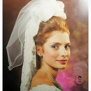 «Η Ελένη Μενεγάκη σε ηλικία 20 ετών σε μια φωτογραφία από τον πρώτο της γάμο »