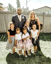Μεγαλώνοντας 4 κόρες και έναν γιο (pics)
