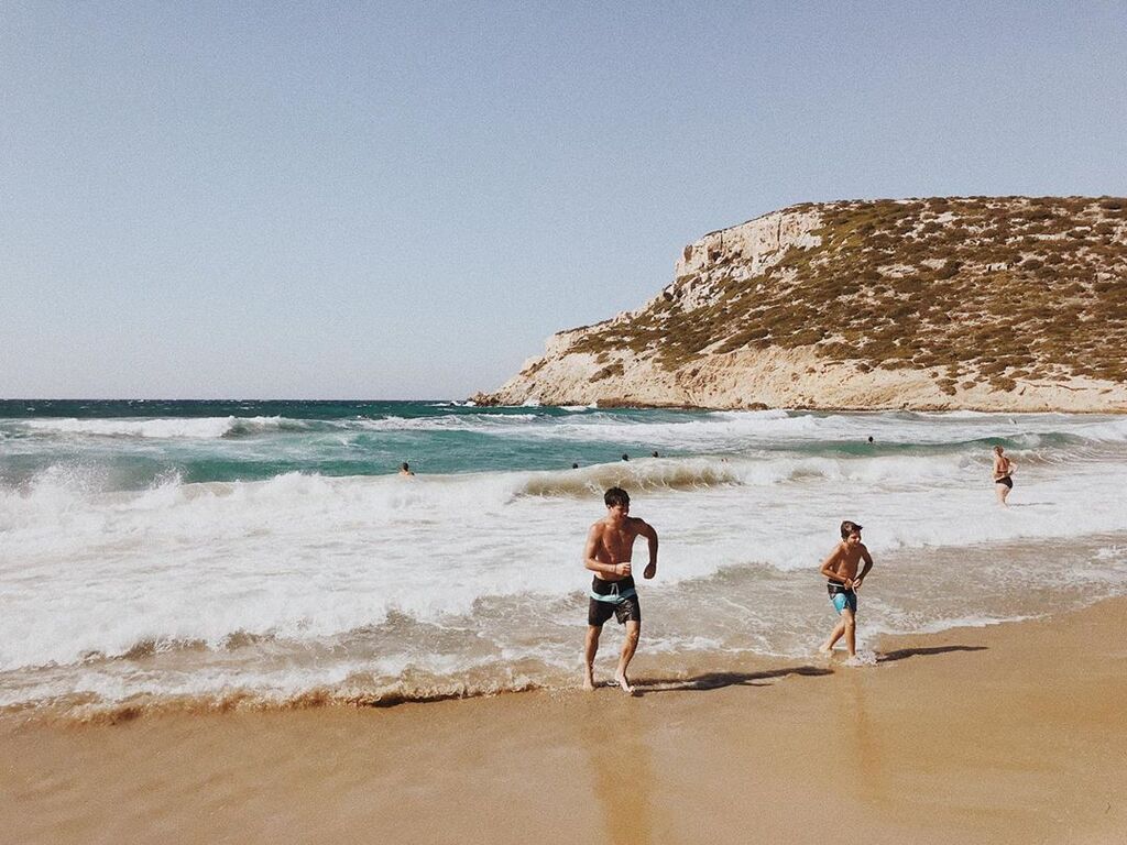 Σε αυτή τη φωτογραφία ο Νικήτας και ο Τζόι, παίζουν στην παραλία!