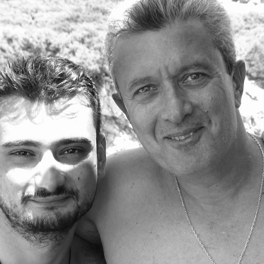 Έχει δημοσιεύσει φωτογραφία με τον γιο του Παναγιώτη, λέγοντας το πόσο περήφανος νιώθει για εκείνον.