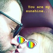 " Η κόρη μου, το κορίτσι μου, η ζωή μου, ευτυχισμένα γενέθλια" (#mydaughter #mygirl #mylife #happybirthday) έγραψε ο ηθοποιός στο Instagram αναρτώντας αυτή τη φωτογραφία. 