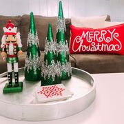 Χριστουγεννιάτικη διακόσμηση δίσκων: πηγή Instagram account tia_mccutchen