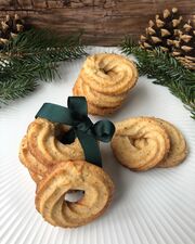 Vaniljekranse - Τα παραδοσιακά μπισκότα που φτιάχνουν στη Δανία την περίοδο των Χριστουγέννων. Είναι αφράτα και έχουν άρωμα και γεύση βανίλιας. 