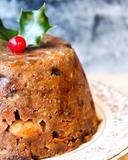 Christmas Pudding - Η γνωστή σε εμάς πουτίγκα. Το παραδοσιακό γλυκό της Αγγλίας που κάθε Χριστούγεννα έχει την τιμητική του. 