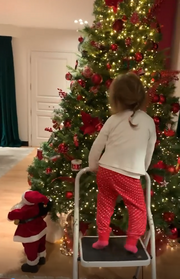 Δείτε την κόρη της Σίσσυς Φειδά να χορεύει «I wanna wish you a Merry Christmas» (vid)