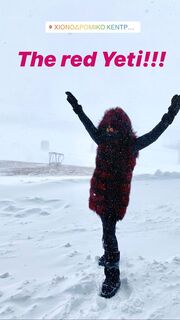 Σίσσυ Φειδά: Παιχνίδια στο χιόνι με την κόρη της – Φανταστικές φωτογραφίες (pics) 