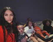 Τα άγνωστα παιδιά της Kim Kardashian (pics)