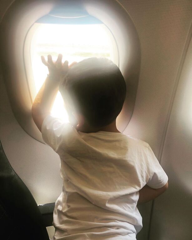 Μαρίνα Ασλάνογλου: Στο αεροπλάνο με τον γιο της - Δείτε φωτογραφία