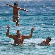 Γιώργος Λιάγκας: Χειμερινοί κολυμβητές οι γιοι του - Δείτε φωτογραφίες