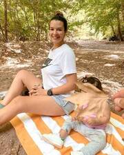 Νικολέττα Ράλλη: Ποζάρει με την κόρη της στον ισθμό της Κορίνθου (εικόνες)