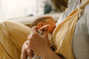 6 μήνες: Το μητρικό γάλα έχει υψηλή περιεκτικότητα σε ωμέγα-3 λιπαρά οξέα, απαραίτητα για την ανάπτυξη του εγκεφάλου.