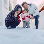 Ελένη Χατζίδου-Ετεοκλής Παύλου: Υπέροχες οι φώτο με τη μικρή Μελίτα στο χιόνι