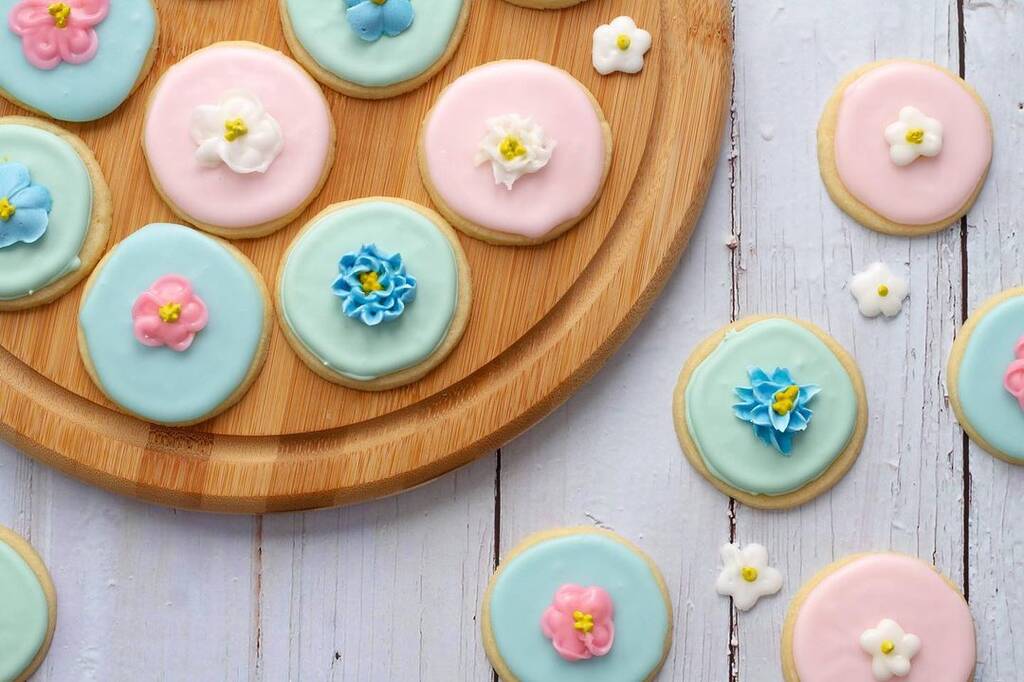 Μπισκότα με γλάσο και βουτυρόκρεμα - Πηγή φωτογραφίας: Instagram / cakesbyselea