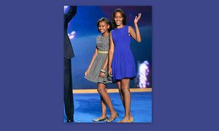 Malia και Sasha Obama: Στιλάτη εμφάνιση στο Συνέδριο των Δημοκρατικών