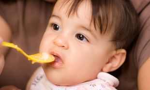 Ποιο είναι το σωστό κουτάλι για τις πρώτες τροφές του μωρού μου;