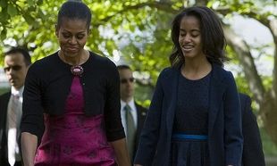 Malia Obama: 14ων ετών και έχει φτάσει τη μαμά της στο ύψος!
