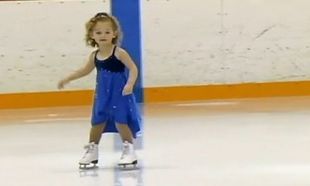 Βίντεο: Είναι μόλις τριών χρονών και διαγωνίζεται πάνω στον πάγο!