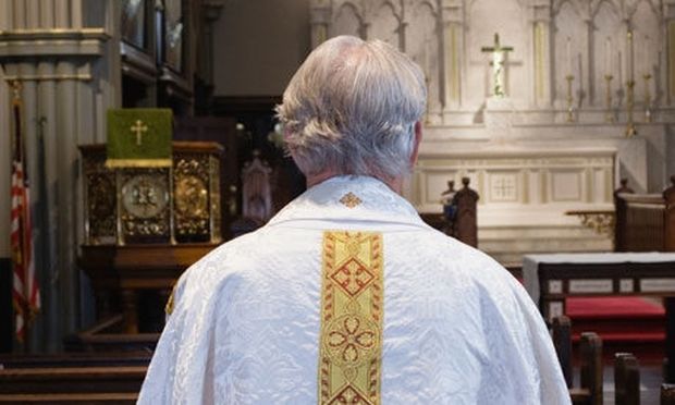 Στο φως τα απόρρητα αρχεία της καθολικής εκκλησίας για τη σεξουαλική κακοποίηση παιδιών από ιερείς