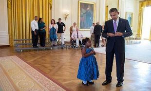5χρονο κοριτσάκι ζήτησε από τον πρόεδρο Ομπάμα να της δικαιολογήσει μία απουσία!