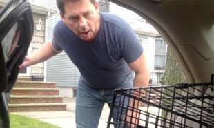 Το δώρο έκπληξη στον μπαμπά μετά τον χαμό του σκύλου του! (βίντεο)
