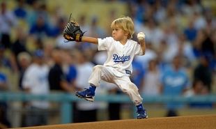 Το μεγάλο ταλέντο του μπέιζμπολ είναι μόλις τριών ετών και το ανακάλυψε ο... (βίντεο)