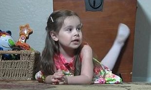 Αλέξις Μάρτιν: Η τρίχρονη που έχει IQ 160 και έμαθε ισπανικά μόνη της (εικόνες, βίντεο)