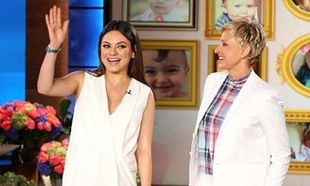 Η Mila Kunis μιλά πρώτη φορά για την εγκυμοσύνη της: Οι λιγούρες, ο Ashton και η γέννα!