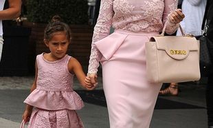 Μαμά και κόρη ντύθηκαν ασορτί για να επισκεφθούν την Πρώτη Κυρία των ΗΠΑ