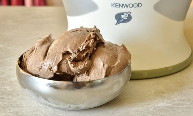 Εύκολο και γρήγορο παγωτό σοκολάτα από τον Γιώργο Γεράρδο